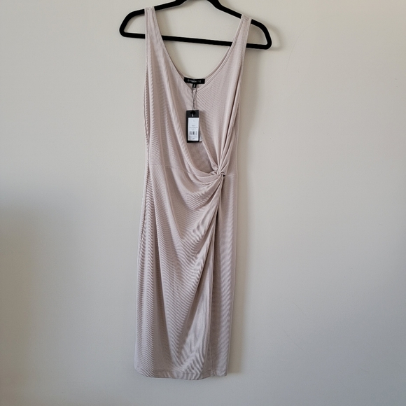 Dresses & Skirts - Dynamite front knot Midi Dress